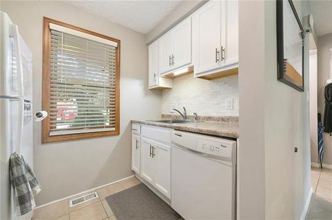 305 Brookside Ln, Seven Fields, PA 16046 photo 12