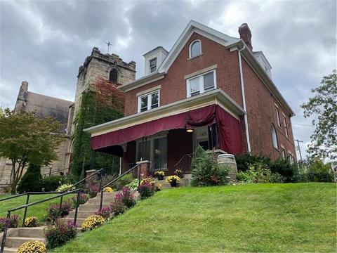 105 Custer Ave, Vandergrift, PA 15690 photo 1
