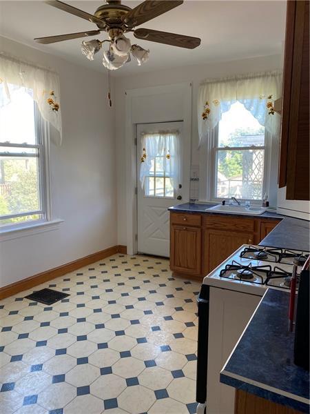 721 Maple St, Coraopolis, PA 15108 photo 5