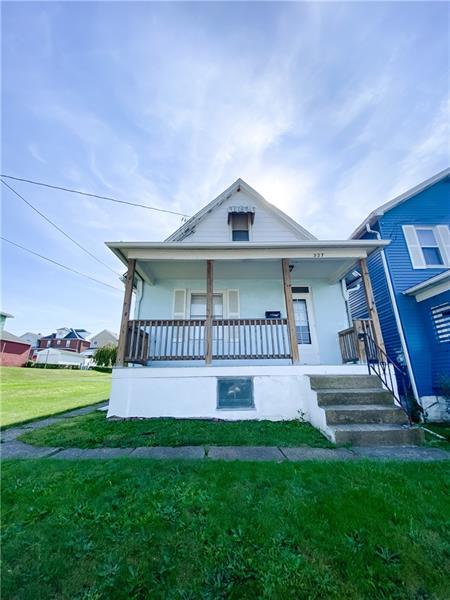 327 Beech St, Vandergrift, PA 15690 photo 3