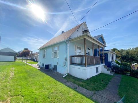 327 Beech St, Vandergrift, PA 15690 photo 4