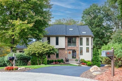 2837 Ridge Dr, Hampton, PA 15101 photo 1