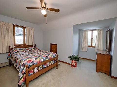 547 Walnut St, Vandergrift, PA 15690 photo 18