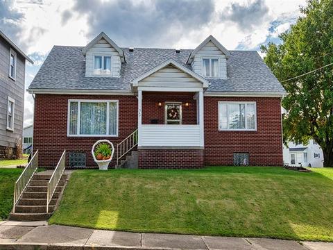 547 Walnut St, Vandergrift, PA 15690 photo 1