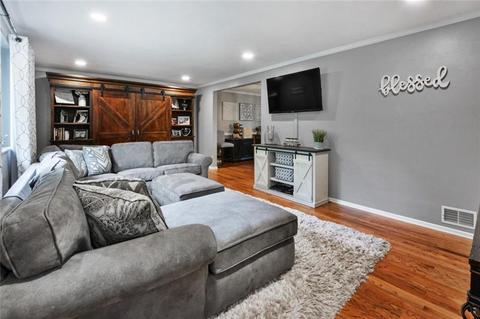 3305 Comanche Rd, Pittsburgh, PA 15241 photo 4