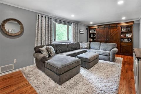 3305 Comanche Rd, Pittsburgh, PA 15241 photo 5
