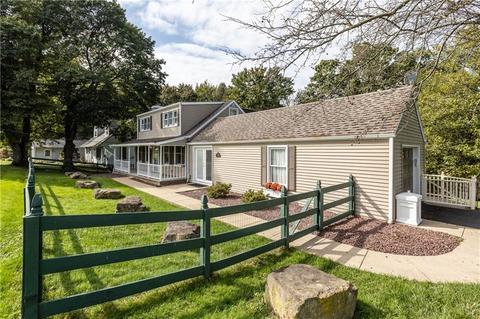 420 Mars, Mars, PA 16046 photo 1