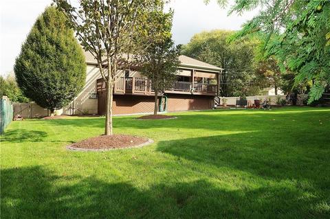 1 Spencer Dr, Irwin, PA 15642 photo 3