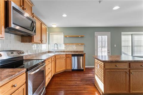 266 Broadstone Dr, Mars, PA 16046 photo 2