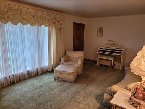 1043 Wolfe Ave, North Braddock, PA 15104 photo 4