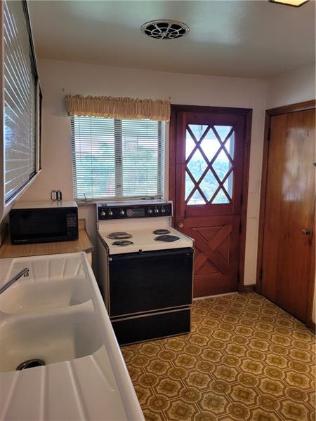 1043 Wolfe Ave, North Braddock, PA 15104 photo 7