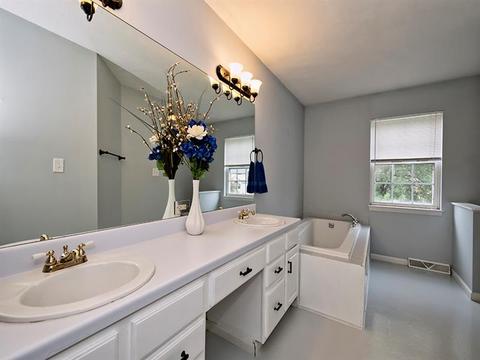 405 Hampton Ct, Seven Fields, PA 16046 photo 15