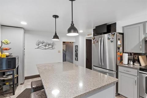 132 Rush Ave, New Eagle, PA 15067 photo 8