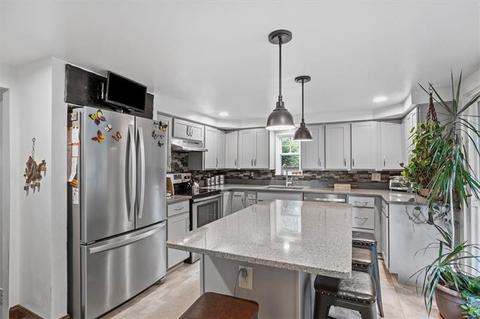 132 Rush Ave, New Eagle, PA 15067 photo 6