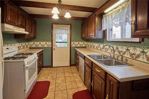 334 Pine St, Ambridge, PA 15003 photo 8