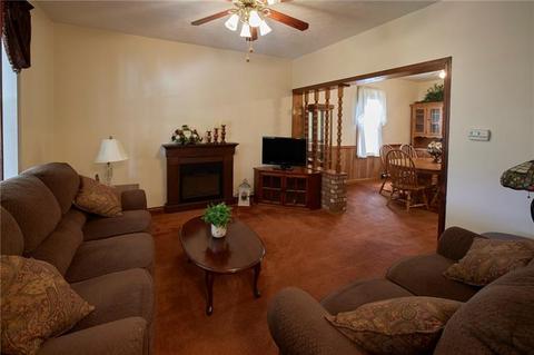 334 Pine St, Ambridge, PA 15003 photo 4
