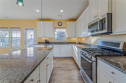 896 Beacon, Mccandless, PA 15237 photo 2