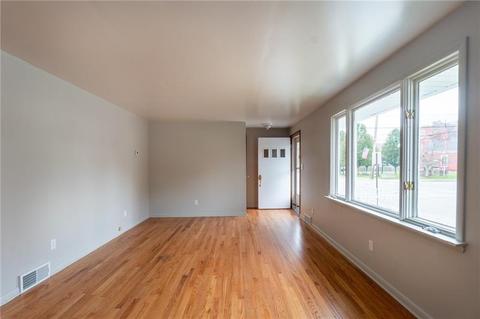 299 6th St, Monaca, PA 15061 photo 5