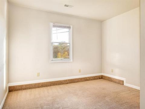 116 Rolling Hills Dr, Monaca, PA 15061 photo 7