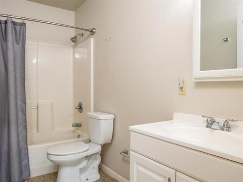 116 Rolling Hills Dr, Monaca, PA 15061 photo 12