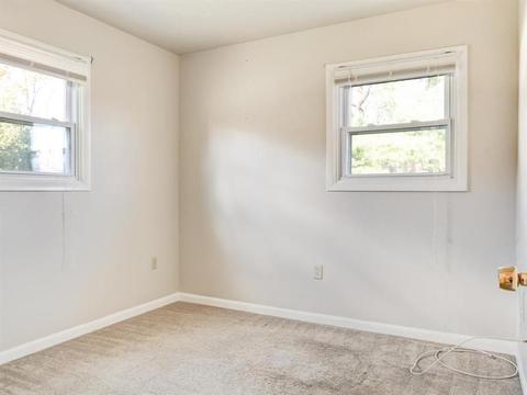 116 Rolling Hills Dr, Monaca, PA 15061 photo 13
