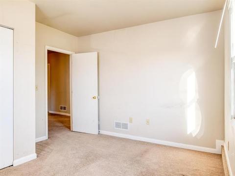 116 Rolling Hills Dr, Monaca, PA 15061 photo 8