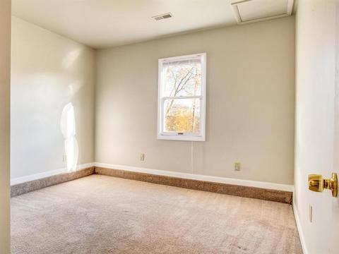 116 Rolling Hills Dr, Monaca, PA 15061 photo 9