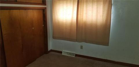 803 Maple Ave, New Eagle, PA 15067 photo 3