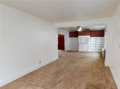 219 Crowe Ave, Mars, PA 16046 photo 4