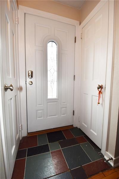 17 Patton Dr, Pittsburgh, PA 15241 photo 3