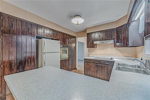 700 E 4th Ave, Derry, PA 15627 photo 7