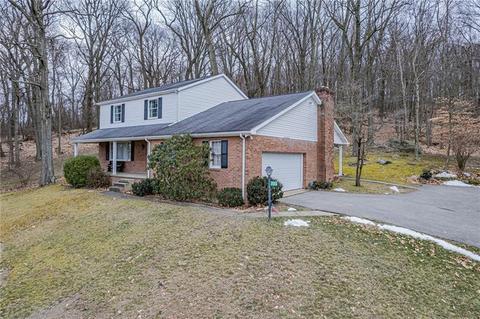700 E 4th Ave, Derry, PA 15627 photo 1
