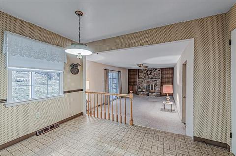 700 E 4th Ave, Derry, PA 15627 photo 9