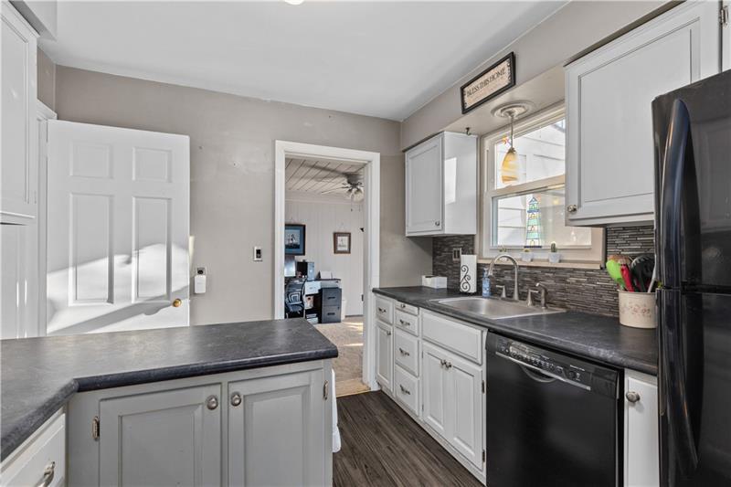  336 Chessbriar Dr, Bethel Park, PA 15102 photo 7