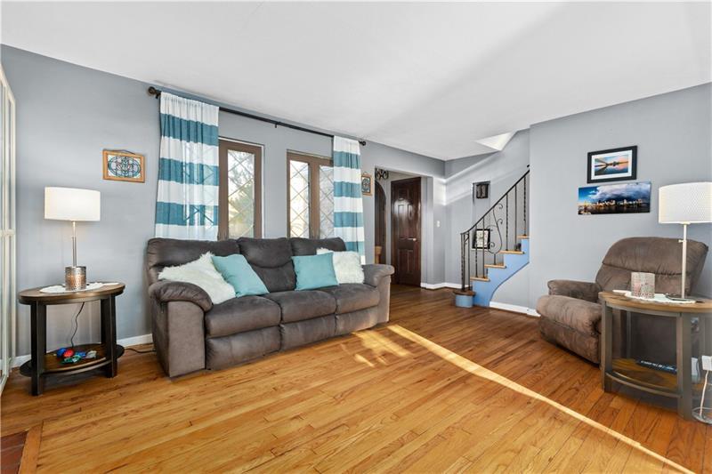  336 Chessbriar Dr, Bethel Park, PA 15102 photo 2