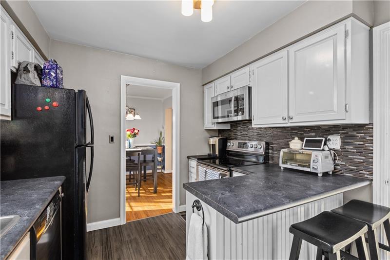 336 Chessbriar Dr, Bethel Park, PA 15102 photo 8