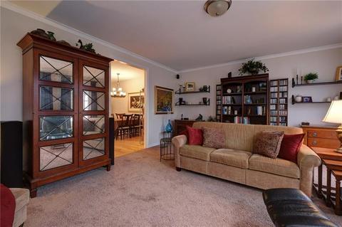 521 E Vanderbilt Dr, Mars, PA 16046 photo 4