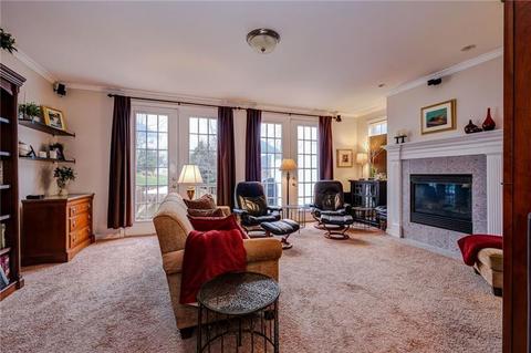 521 E Vanderbilt Dr, Mars, PA 16046 photo 2