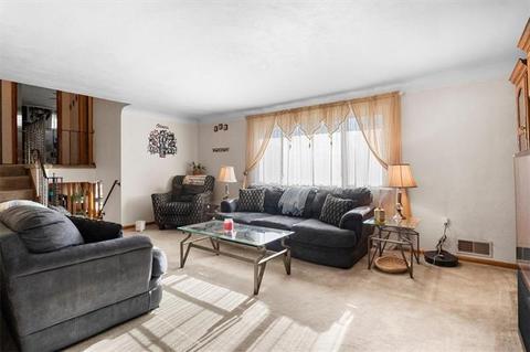 128 Manchester Dr, Irwin, PA 15642 photo 8