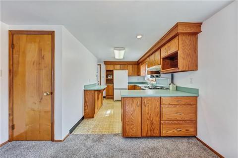 327 Lockwood Rd, Export, PA 15632 photo 6