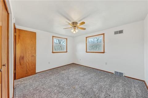 327 Lockwood Rd, Export, PA 15632 photo 8