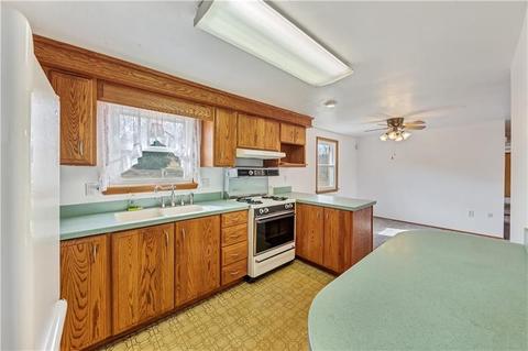 327 Lockwood Rd, Export, PA 15632 photo 5