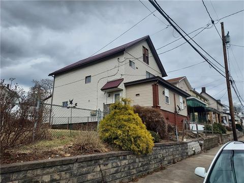 505 8th St, Irwin, PA 15642 photo 3