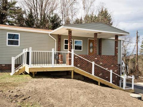 217 Easy St, Upper Burrell, PA 15068 photo 3
