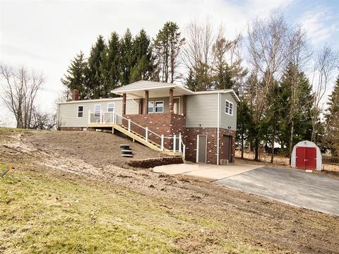 217 Easy St, Upper Burrell, PA 15068 photo 4