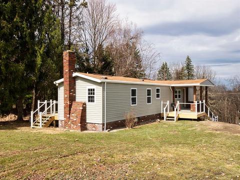 217 Easy St, Upper Burrell, PA 15068 photo 2