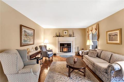 4935 Simmons Cir, Export, PA 15632 photo 7