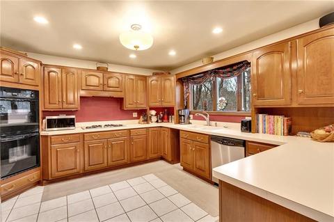 4935 Simmons Cir, Export, PA 15632 photo 9