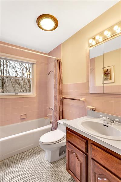 4935 Simmons Cir, Export, PA 15632 photo 13