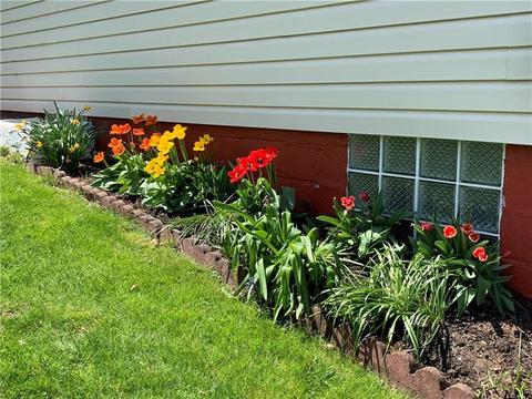 727 William Dr, Level Green, PA 15085 photo 5